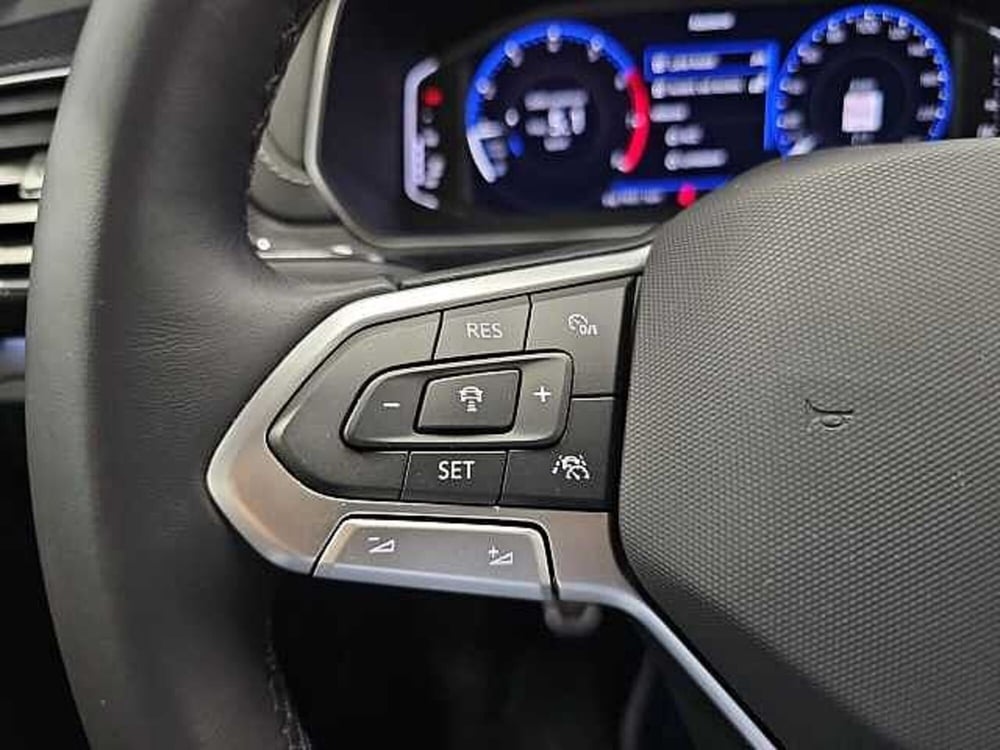 Volkswagen T-Cross usata a Lecco (20)