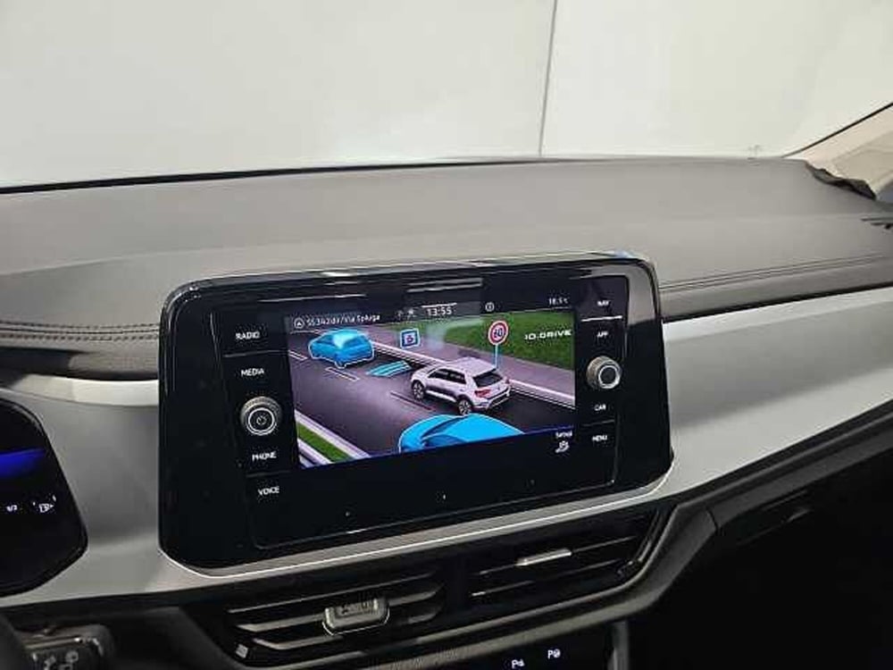 Volkswagen T-Roc usata a Lecco (18)