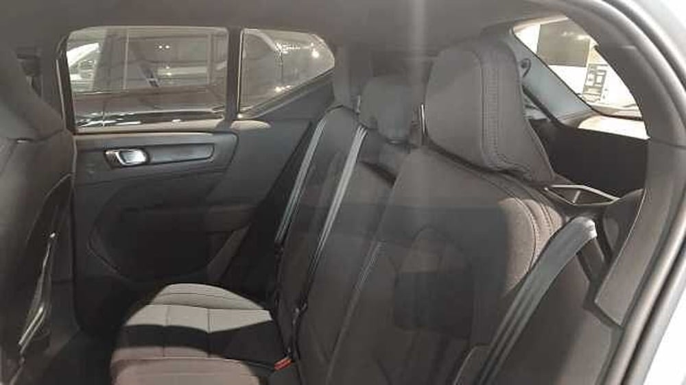 Volvo EX40 nuova a Milano (9)