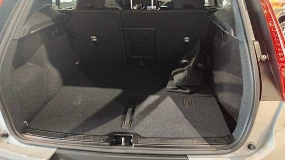 Volvo EX40 nuova a Milano (10)