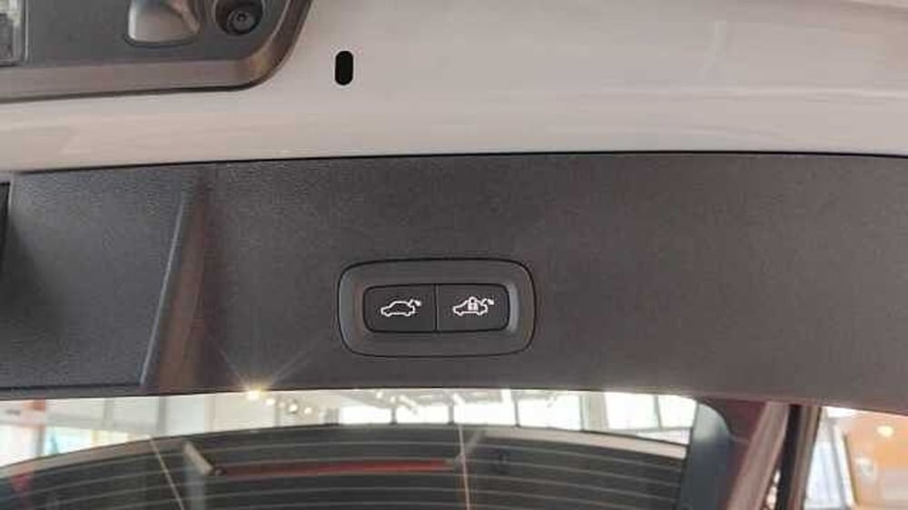 Volvo EX40 nuova a Milano (13)
