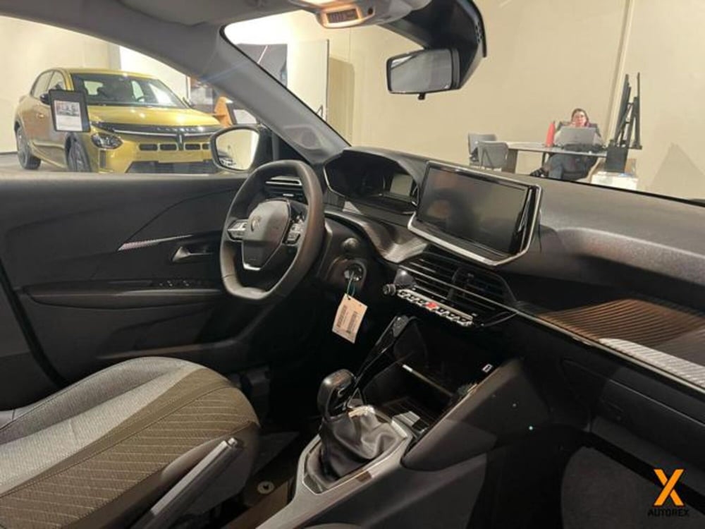 Peugeot 208 nuova a Varese (14)