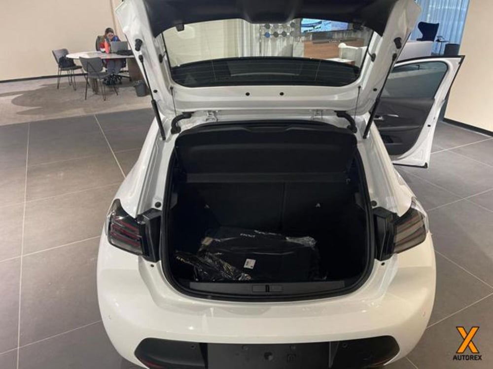 Peugeot 208 nuova a Varese (9)