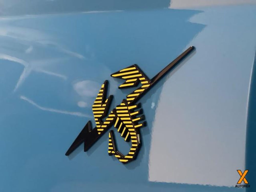 Abarth 500e nuova a Varese (10)