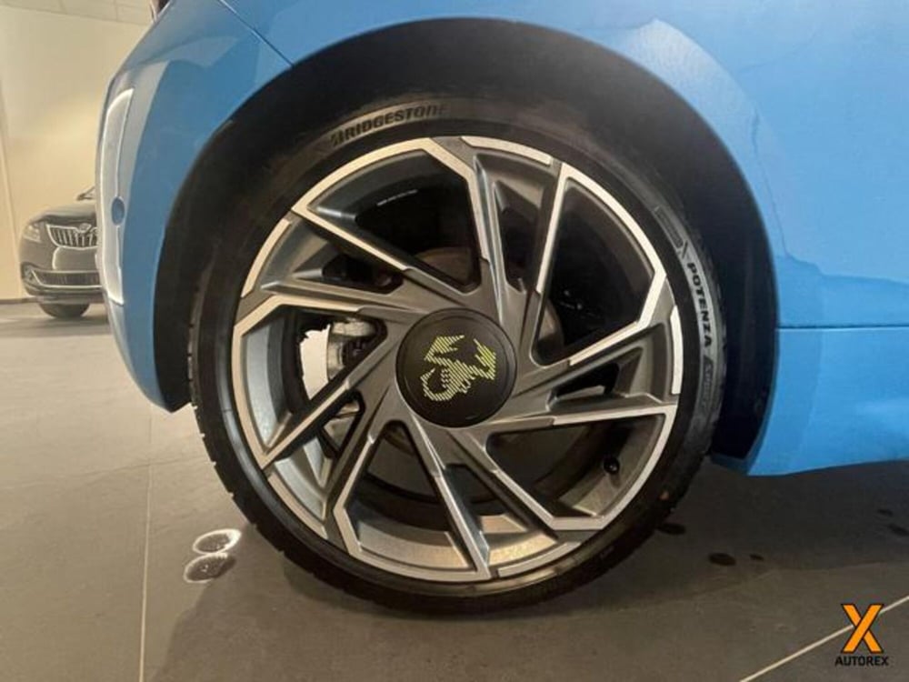 Abarth 500e nuova a Varese (11)