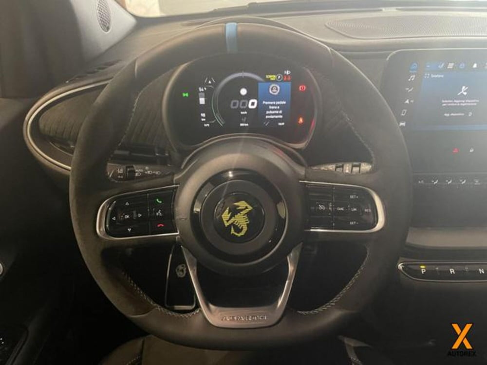 Abarth 500e nuova a Varese (15)