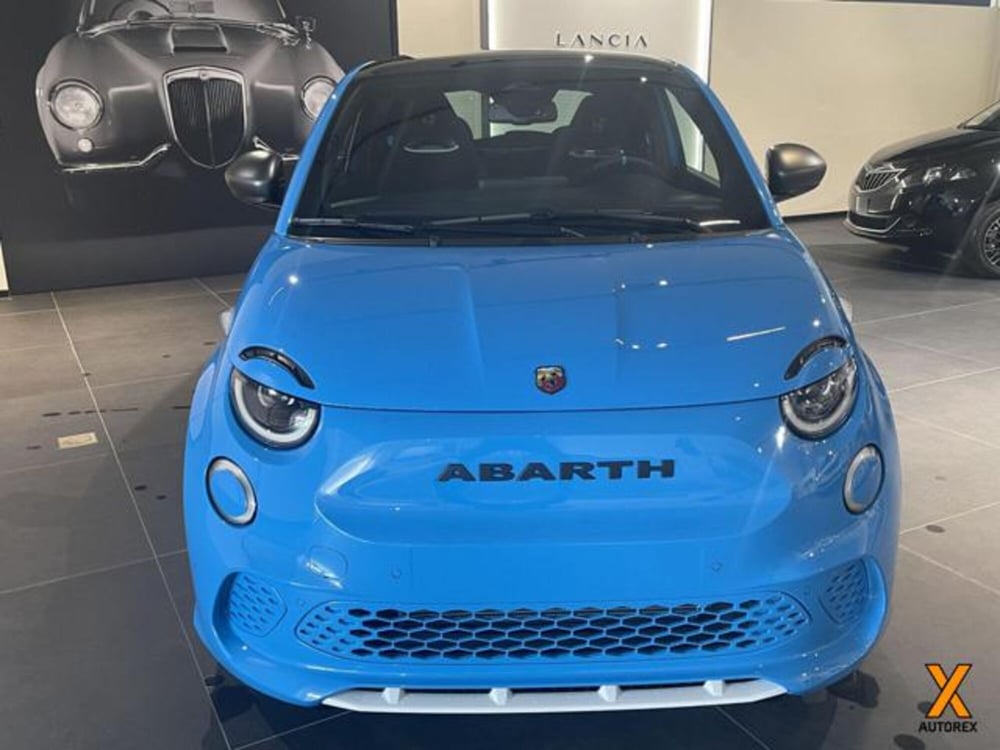 Abarth 500e nuova a Varese (2)