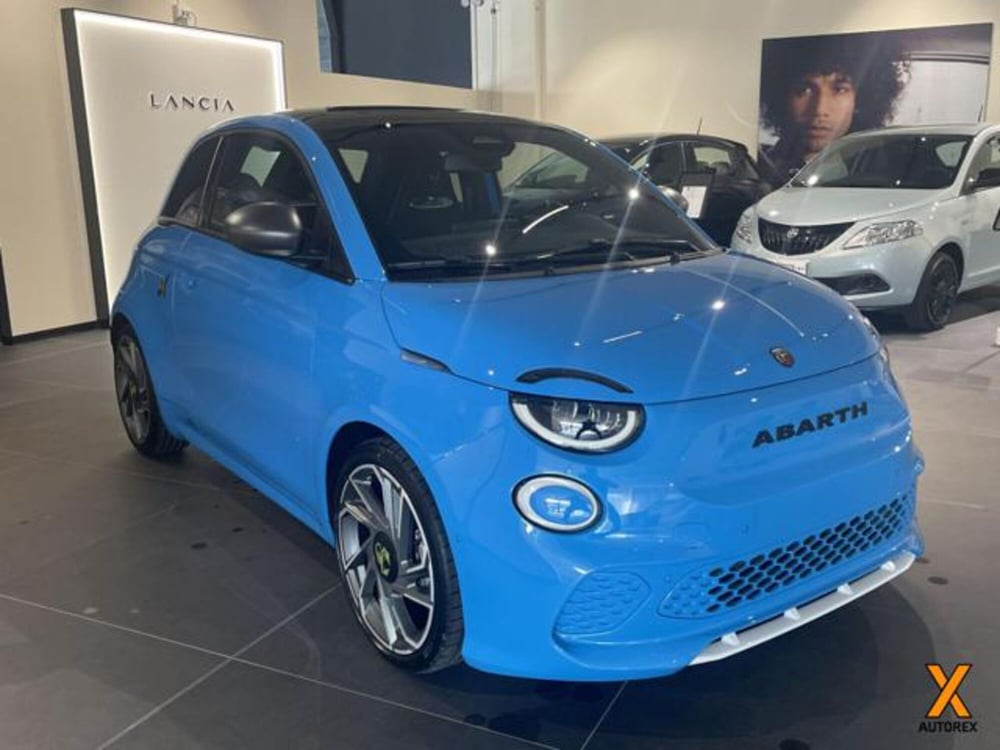 Abarth 500e nuova a Varese (3)