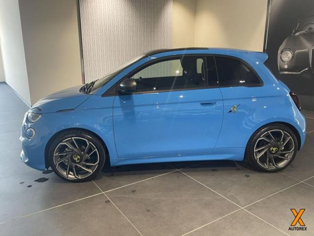 Abarth 500e nuova a Varese (4)