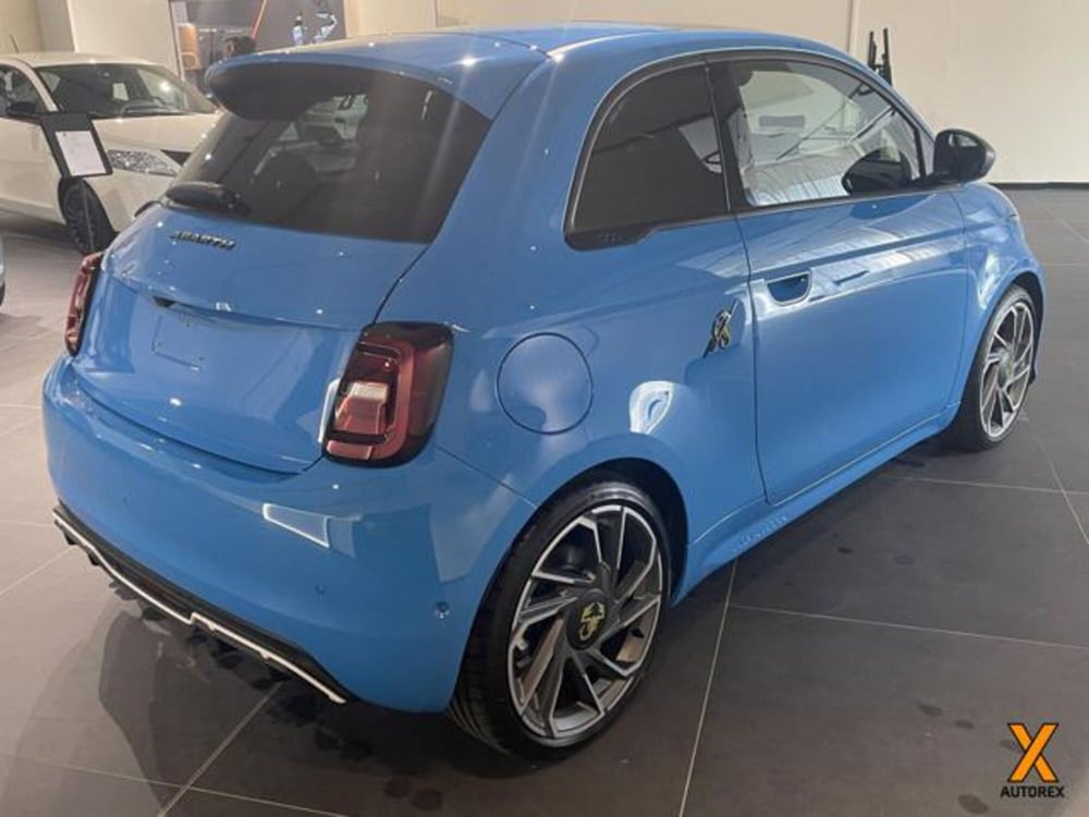 Abarth 500e nuova a Varese (6)