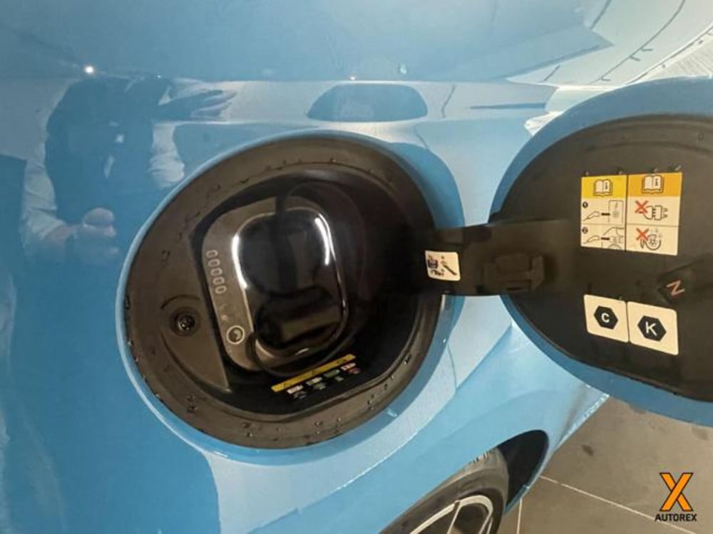 Abarth 500e nuova a Varese (9)