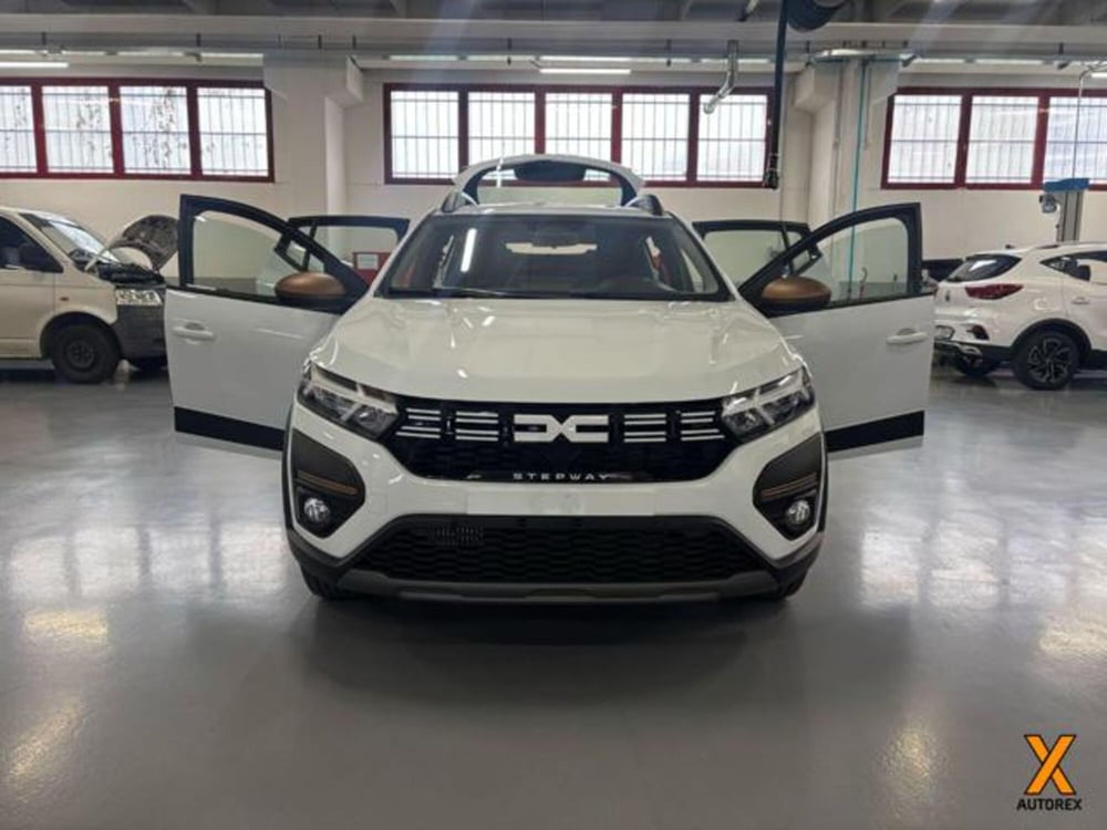 Dacia Sandero Stepway nuova a Varese (3)