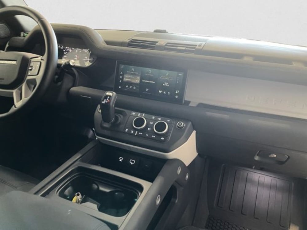 Land Rover Defender usata a Livorno (14)