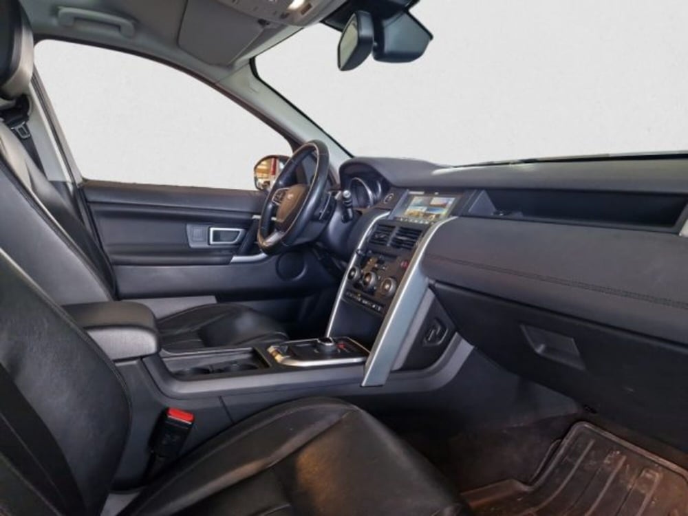Land Rover Discovery Sport usata a Livorno (11)