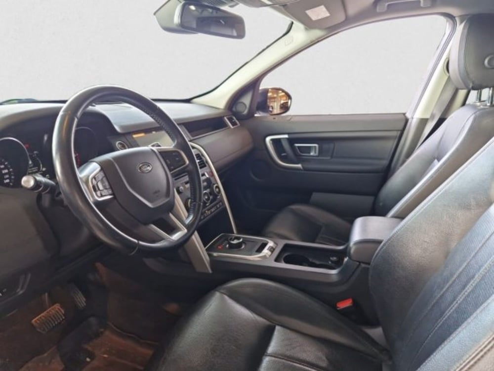 Land Rover Discovery Sport usata a Livorno (9)