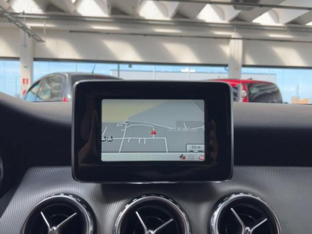 Mercedes-Benz GLA SUV usata a Modena (8)