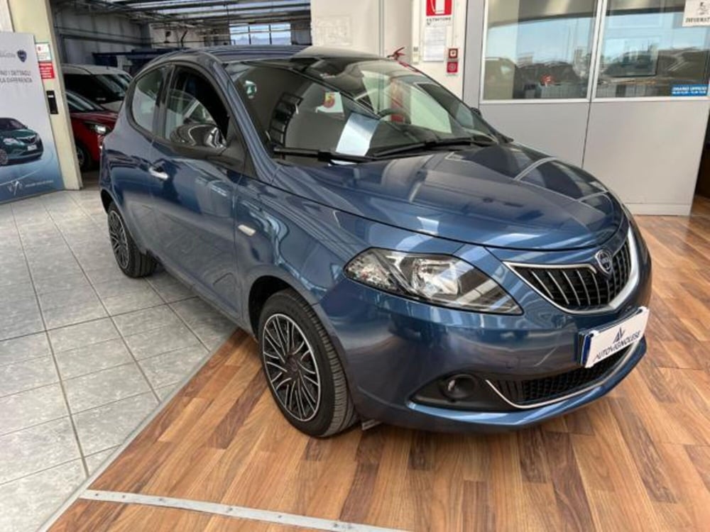 Lancia Ypsilon usata a Modena