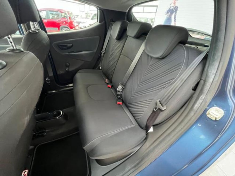 Lancia Ypsilon usata a Modena (10)