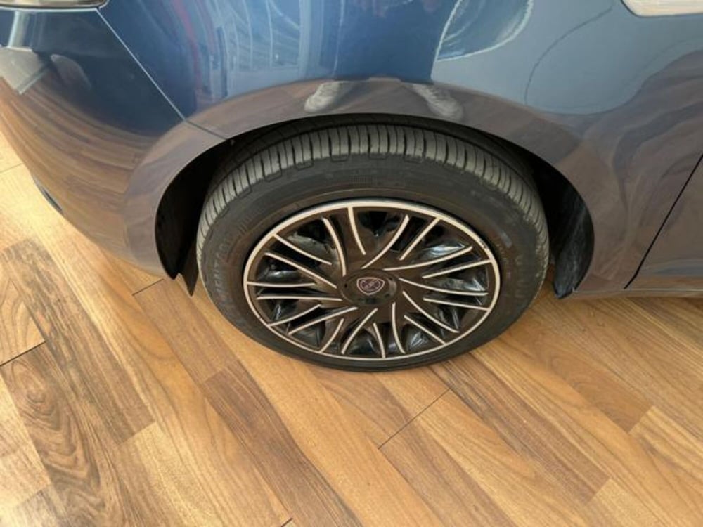 Lancia Ypsilon usata a Modena (15)