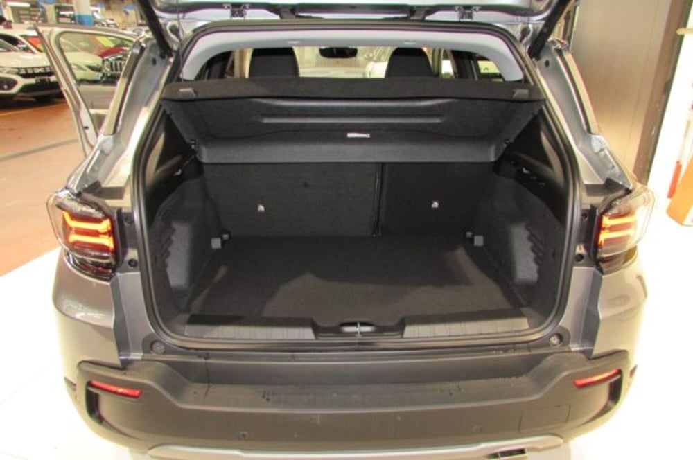 Jeep Avenger nuova a Milano (13)