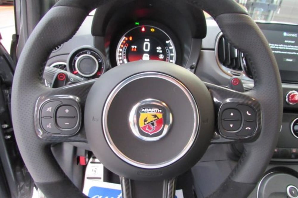 Abarth 695 nuova a Milano (12)