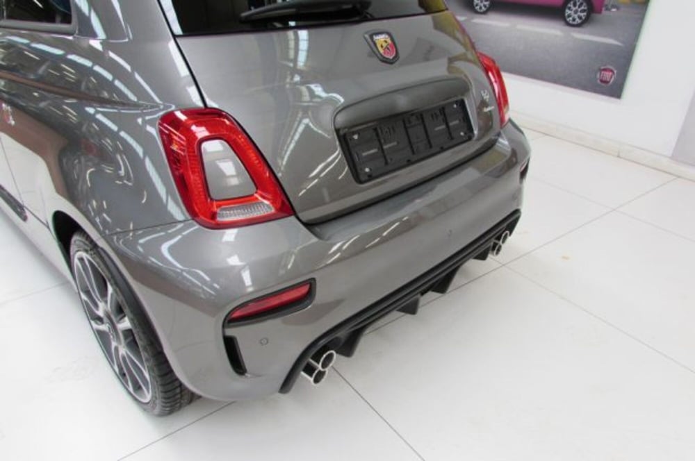 Abarth 695 nuova a Milano (16)