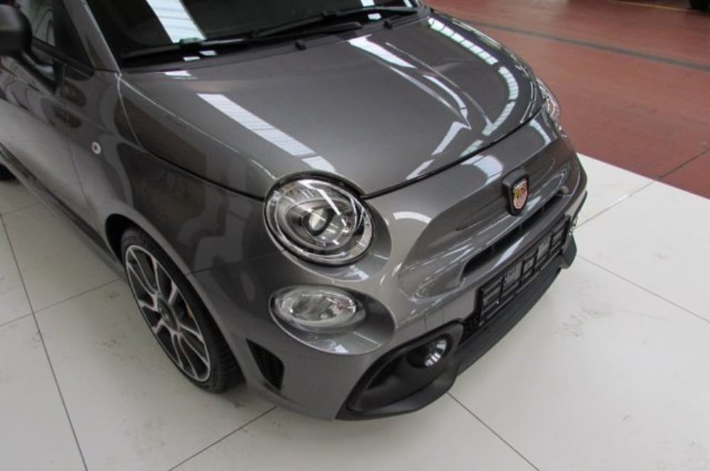 Abarth 695 nuova a Milano (18)