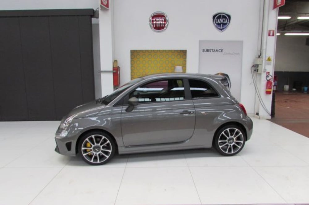 Abarth 695 nuova a Milano (4)