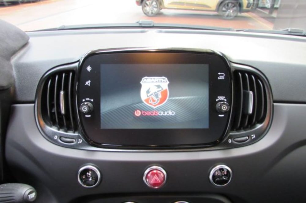 Abarth 695 nuova a Milano (9)