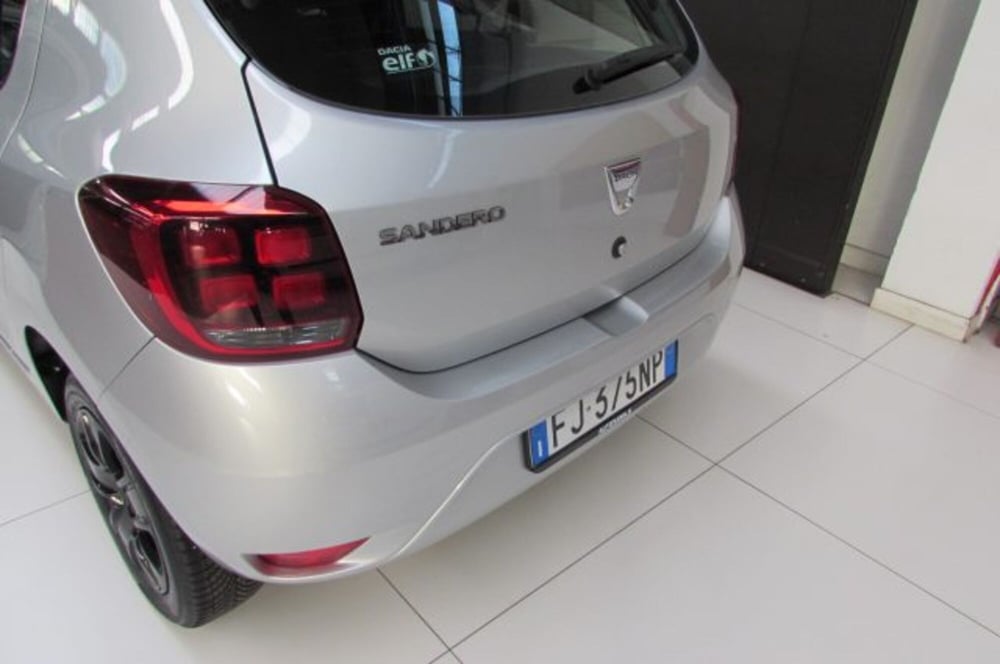 Dacia Sandero usata a Milano (15)