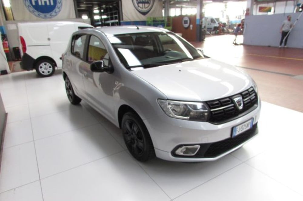 Dacia Sandero usata a Milano (2)