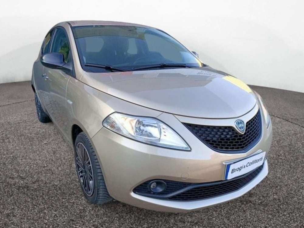 Lancia Ypsilon usata a Firenze