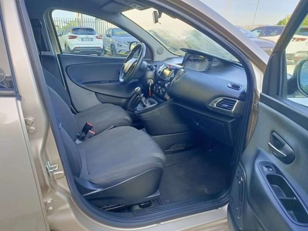 Lancia Ypsilon usata a Firenze (14)