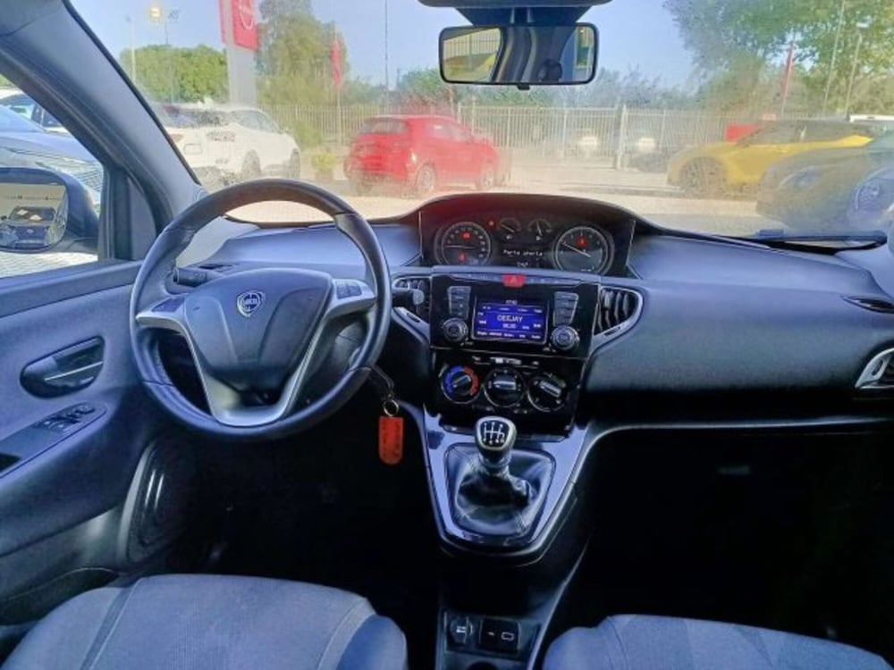 Lancia Ypsilon usata a Firenze (15)
