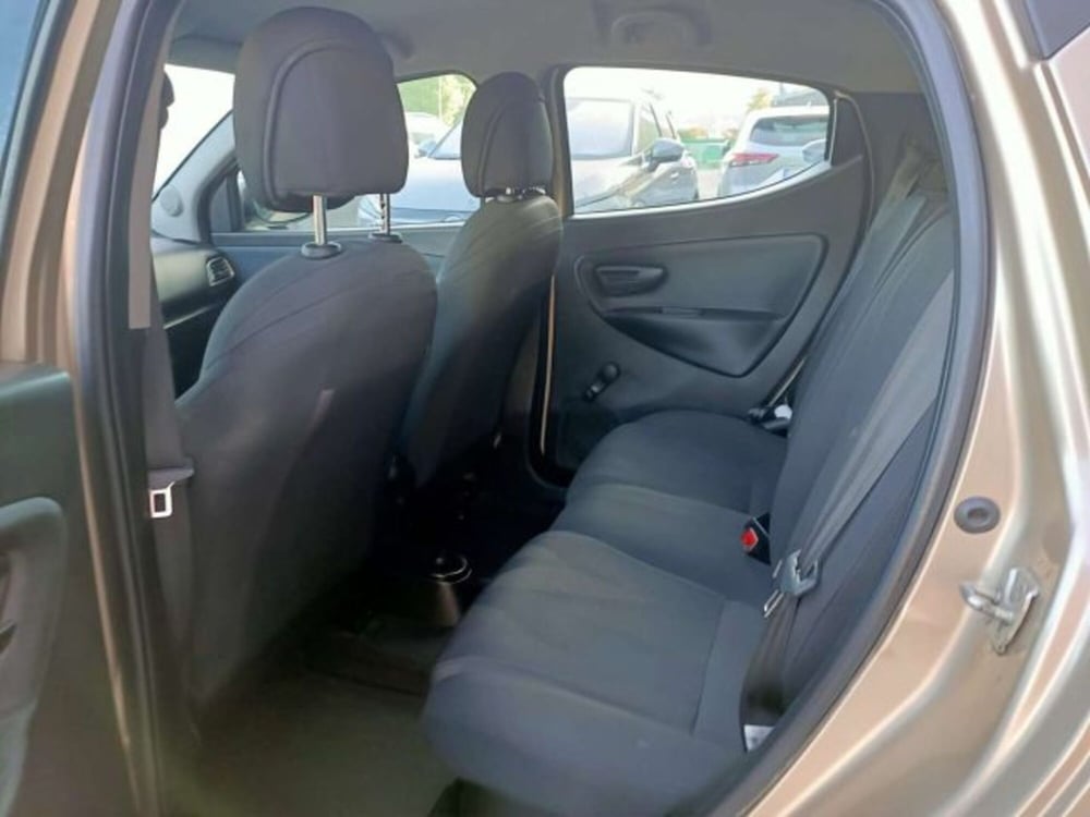 Lancia Ypsilon usata a Firenze (7)