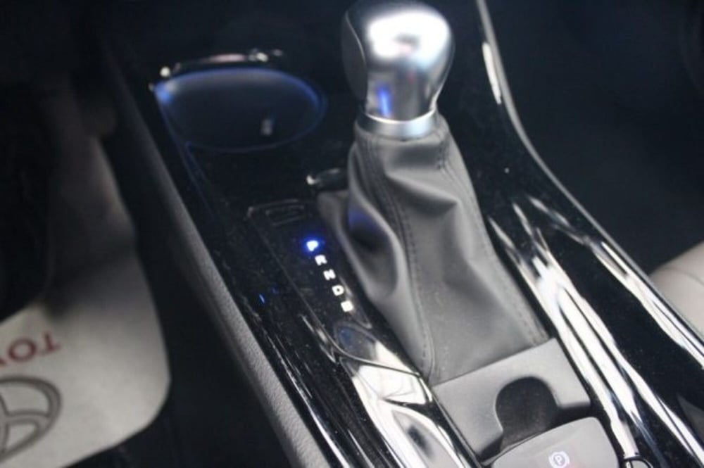 Toyota Toyota C-HR usata a Roma (11)