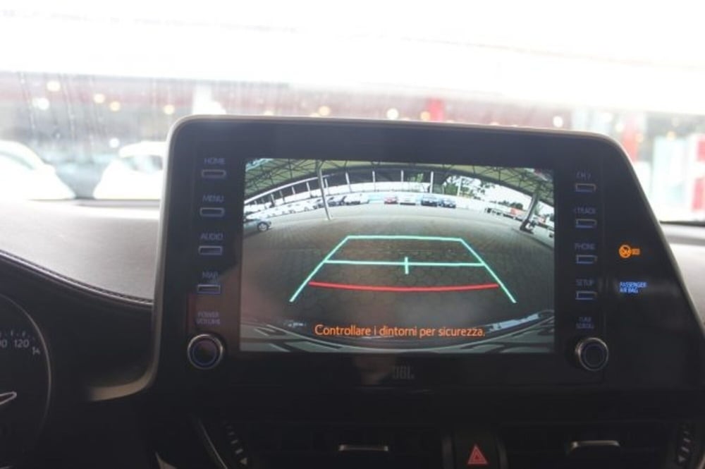Toyota Toyota C-HR usata a Roma (13)