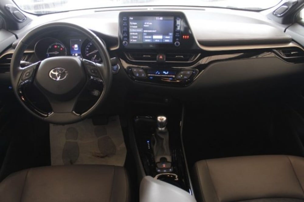 Toyota Toyota C-HR usata a Roma (9)