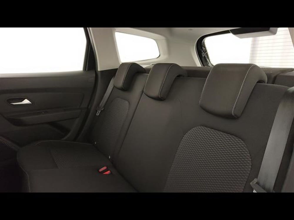 Dacia Duster usata a Milano (10)