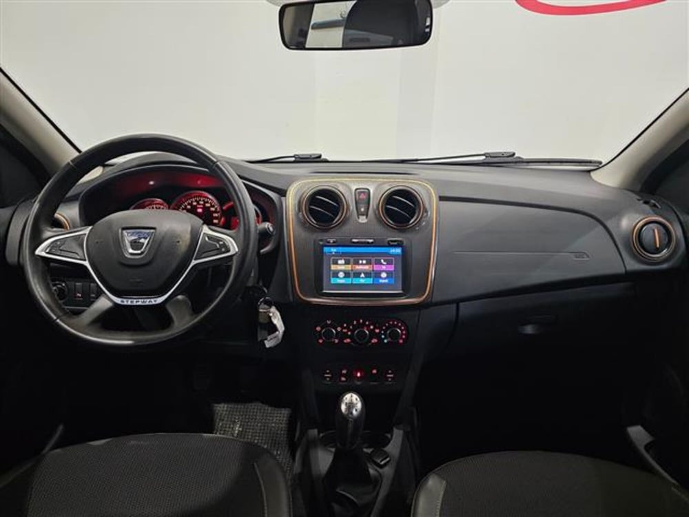 Dacia Logan usata a Palermo (10)