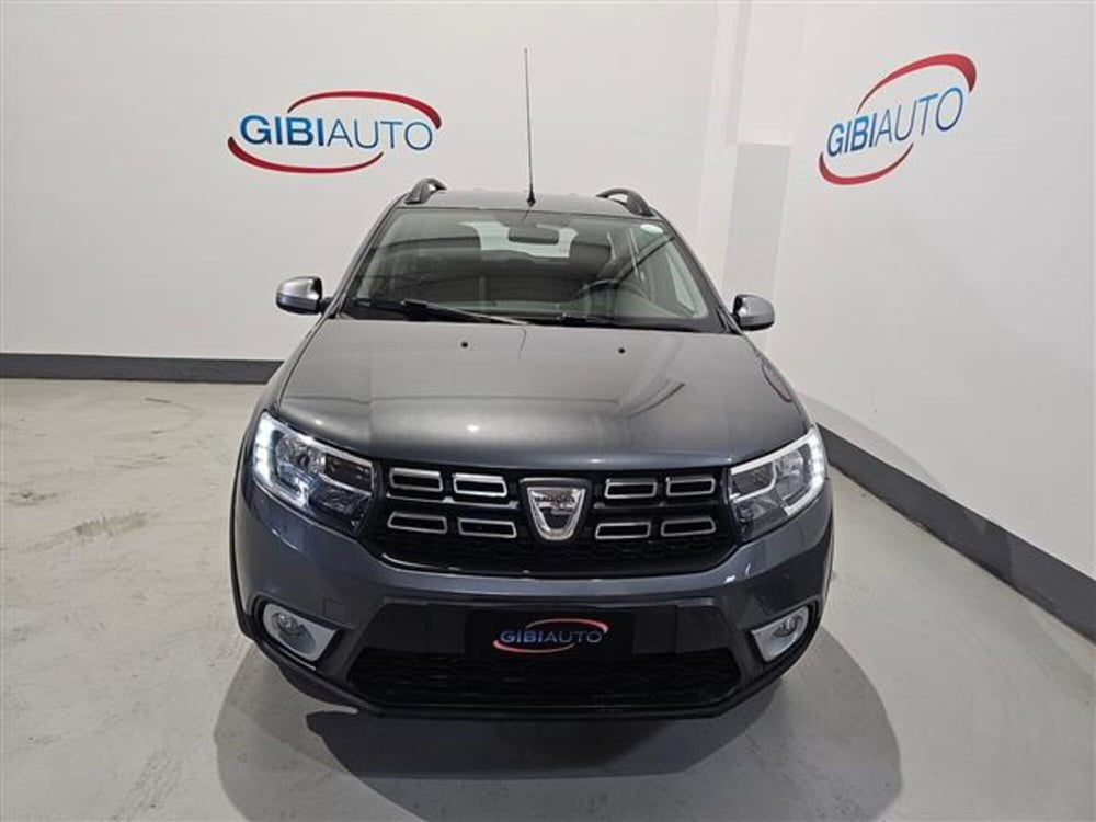Dacia Logan usata a Palermo (2)