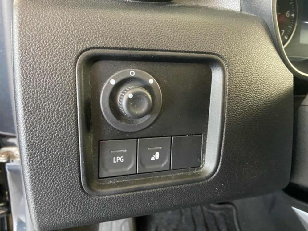 Dacia Duster usata a Bologna (18)