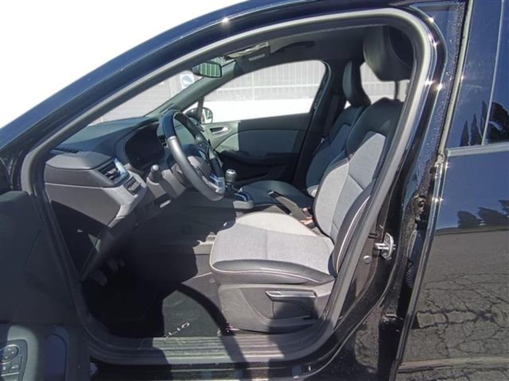 Renault Clio nuova a Livorno (9)