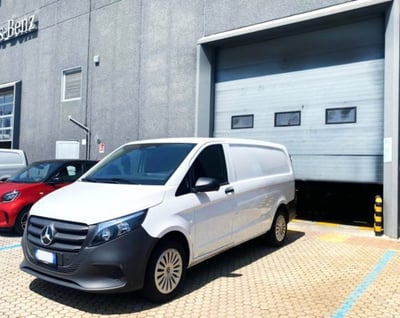 Mercedes-Benz Vito furgone 114 cdi long Pro 9G-tronic del 2024 usata a Filago