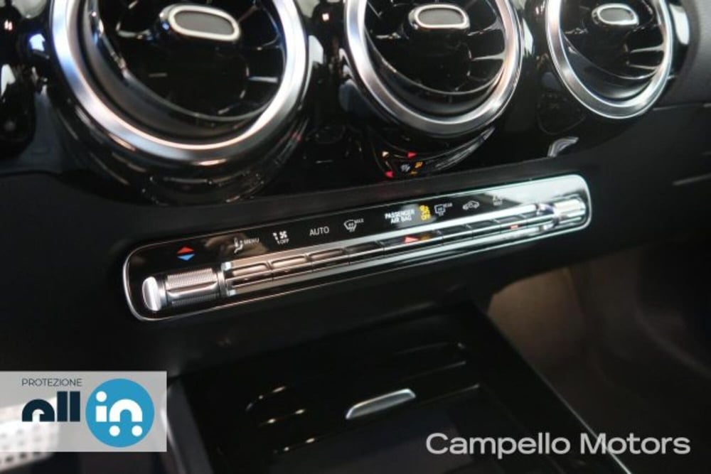 Mercedes-Benz GLA SUV usata a Venezia (12)