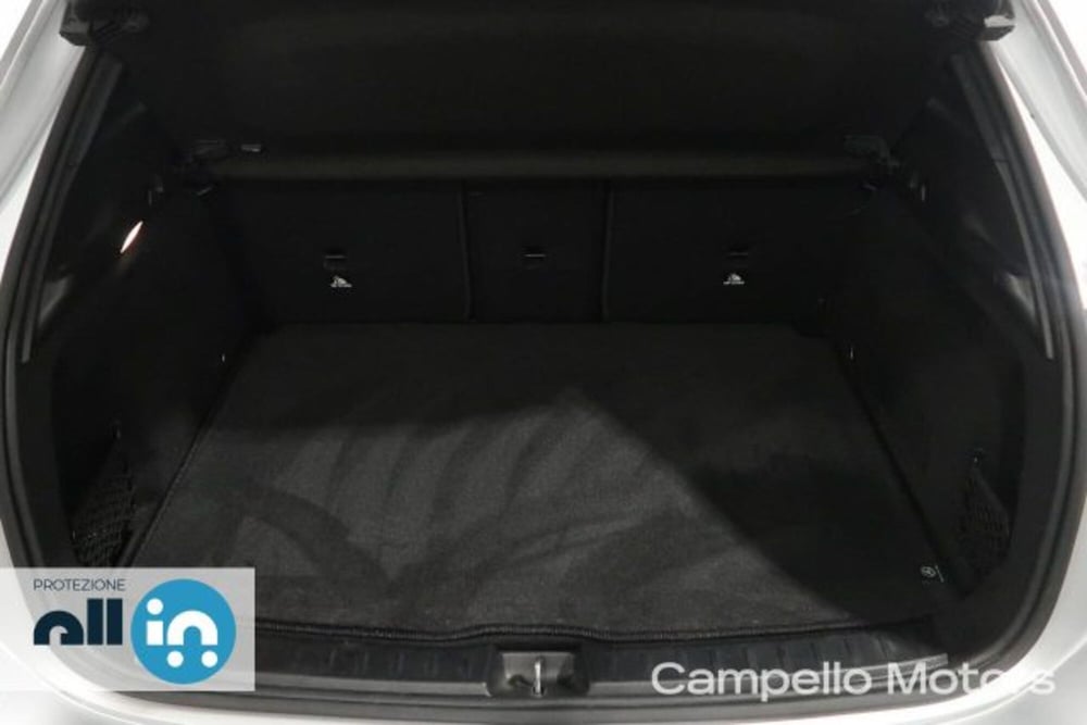 Mercedes-Benz GLA SUV usata a Venezia (18)