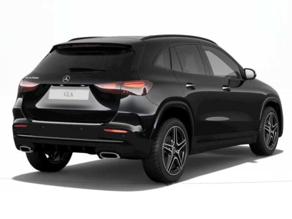 Mercedes-Benz GLA SUV nuova a Verona (2)