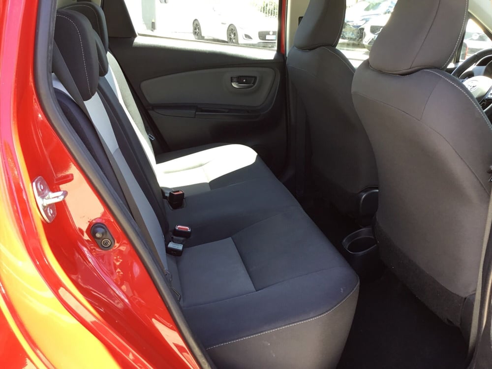 Toyota Yaris usata a Napoli (7)