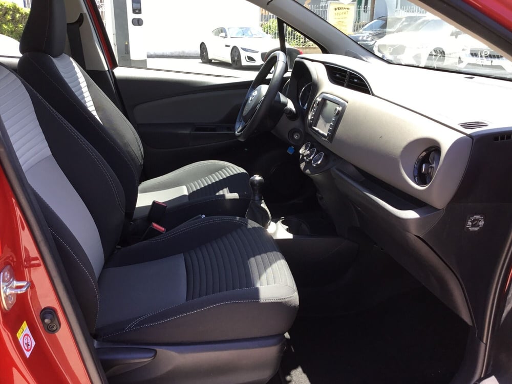 Toyota Yaris usata a Napoli (8)