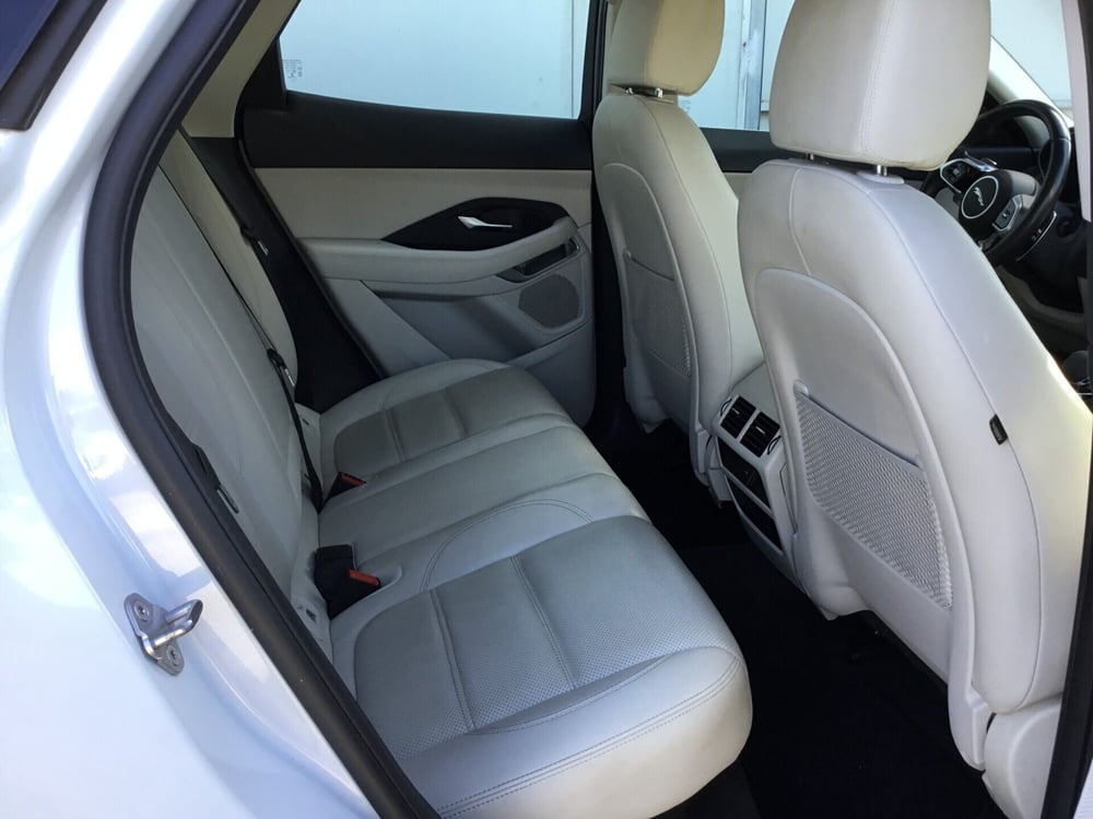 Jaguar E-Pace usata a Napoli (4)